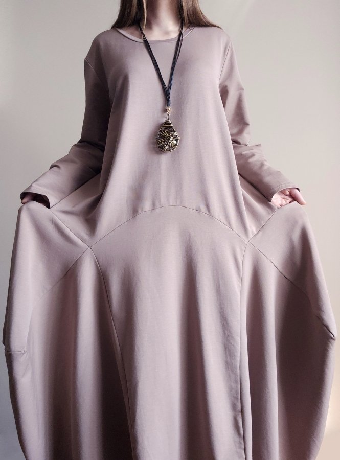 Nauja SF trikotažinė suknelė su pakabuku